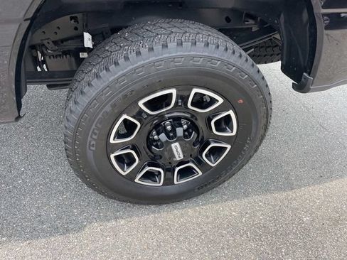 Used 2026 Ford F250 Platinum AWD/4WD image 12
