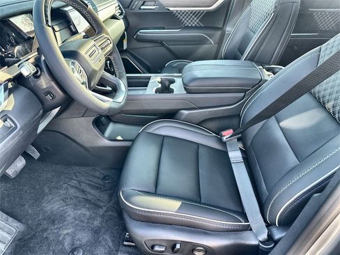 New 2026 GMC Acadia Denali w/ Super Cruise Package image 24