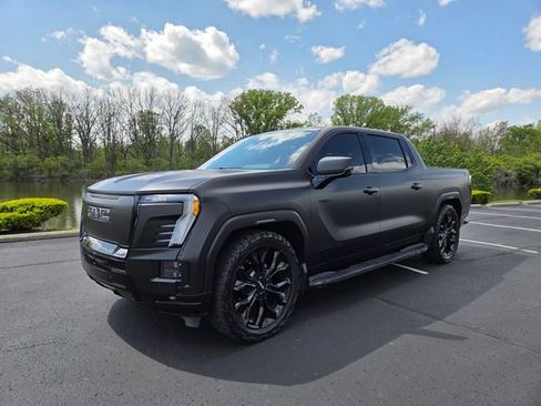 Used 2025 GMC Sierra EV Denali AWD/4WD image 16
