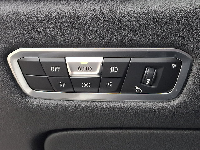 Used 2023 BMW X5 xDrive40i w/ Premium Package AWD/4WD image 9