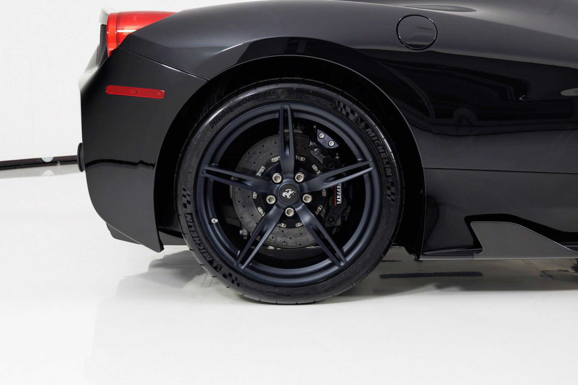 Used 2015 Ferrari 458 Speciale Coupe RWD image 11