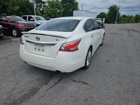 Used 2015 Nissan Altima 2.5 SL w/ Moonroof Package FWD image 7
