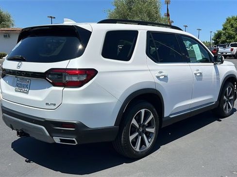 Used 2023 Honda Pilot Elite image 4
