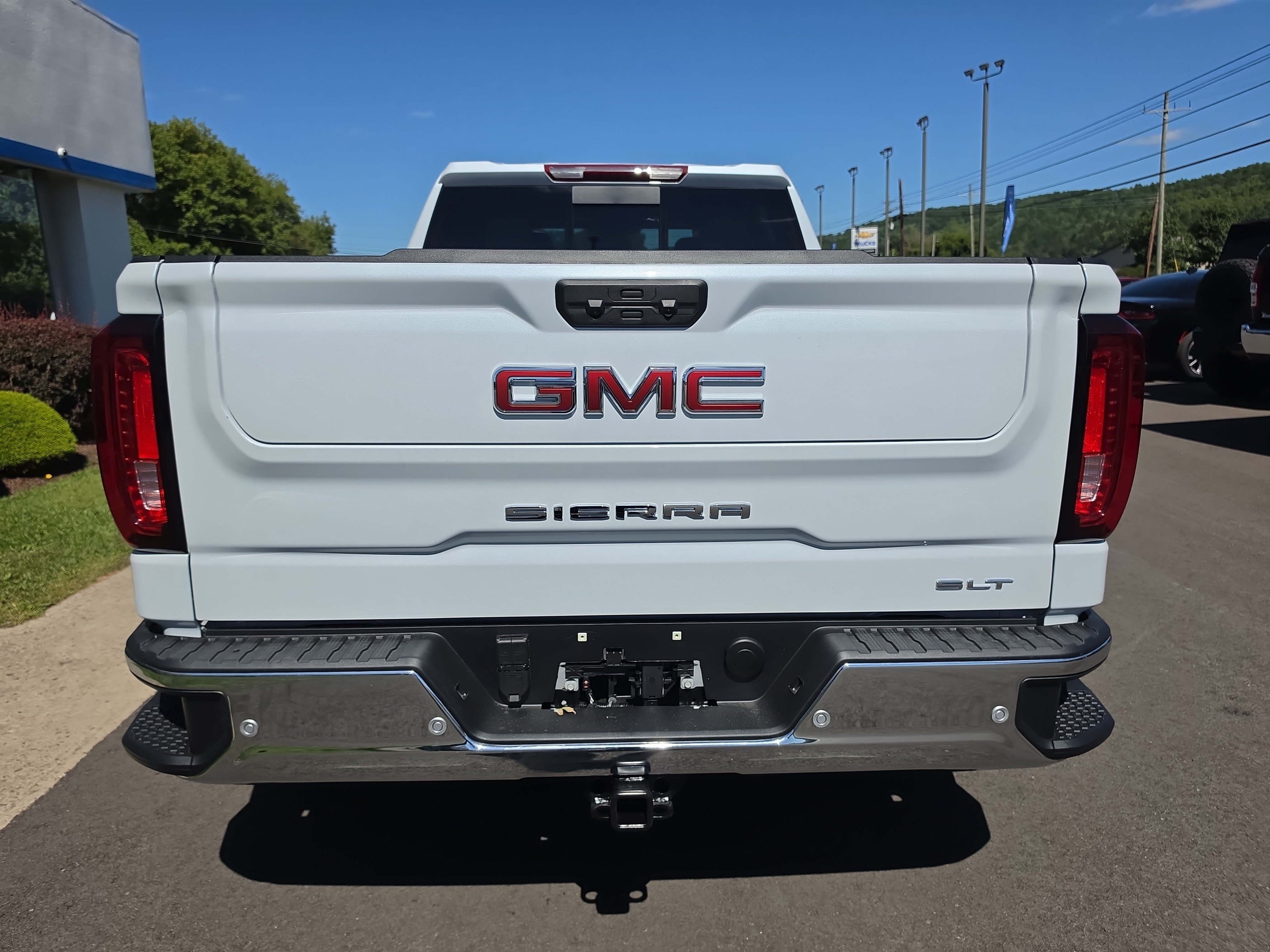 New 2026 GMC Sierra 1500 SLT w/ SLT Convenience Package AWD/4WD image 4