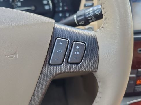 Used 2007 Cadillac XLR RWD image 20