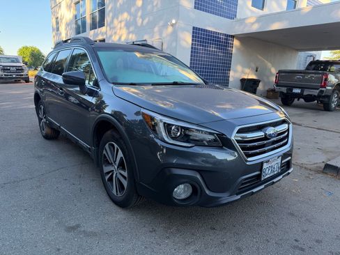 Used 2018 Subaru Outback 3.6R Limited image 7
