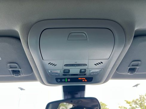 Used 2022 Chevrolet Equinox Premier image 37