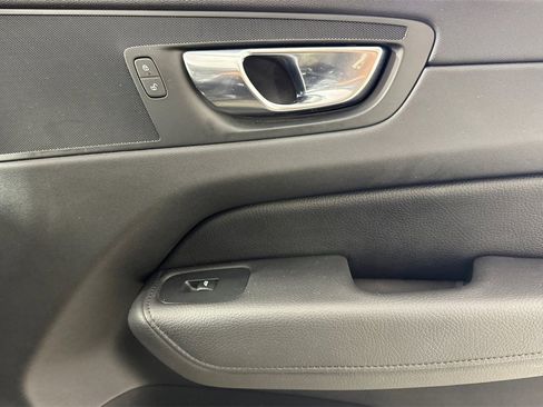 Used 2021 Volvo XC60 T5 Momentum image 20