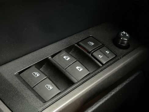 Used 2019 Toyota Tacoma TRD Off-Road RWD image 30