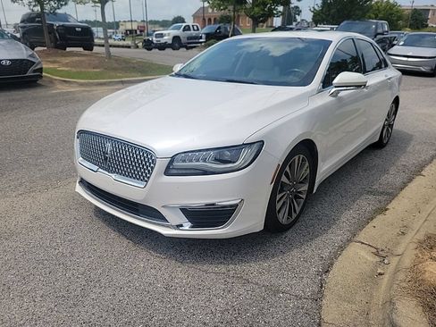 Used 2017 Lincoln MKZ Reserve FWD image 1