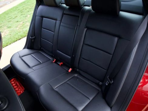 Used 2014 Mercedes-Benz E 350 4MATIC Sedan image 7
