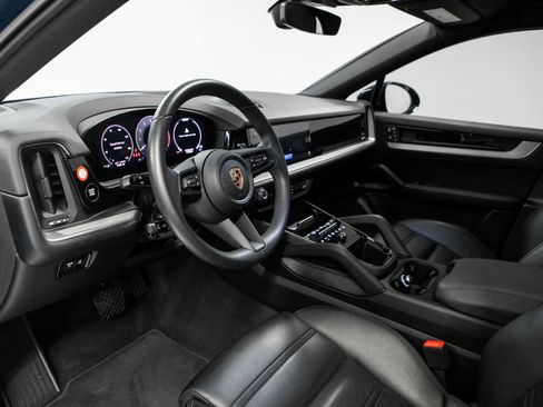 Certified 2024 Porsche Cayenne Coupe AWD/4WD image 4