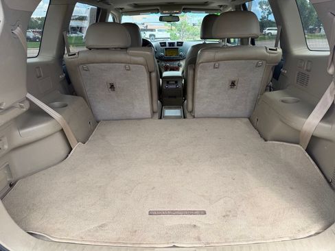 Used 2010 Toyota Highlander Limited AWD/4WD image 24