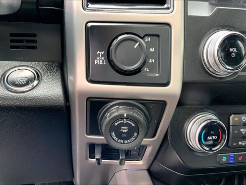 Used 2019 Ford F150 Platinum w/ Equipment Group 701A Luxury image 31