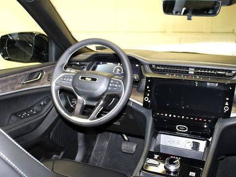 New 2026 Jeep Grand Cherokee Limited AWD/4WD image 13