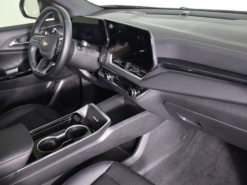 Used 2025 Chevrolet Equinox LT w/ Convenience Package II image 24