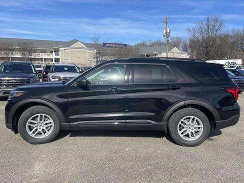 New 2026 Ford Explorer Active RWD image 6