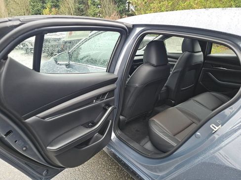 New 2026 MAZDA MAZDA3 Hatchback w/Premium Plus Pkg image 25