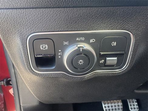 Used 2021 Mercedes-Benz GLB 35 AMG 4MATIC image 21