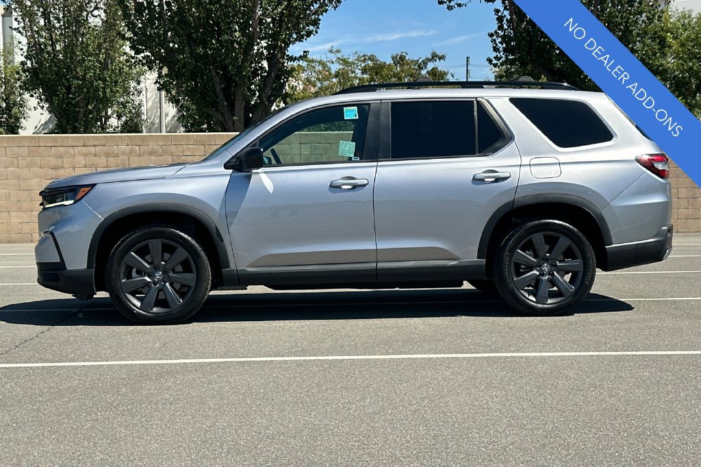 Used 2025 Honda Pilot Sport image 7