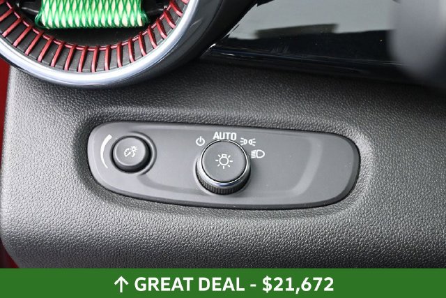 Used 2024 Chevrolet Trax RS w/ Sunroof Package FWD image 35