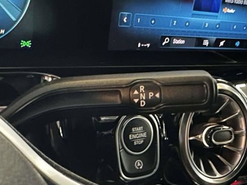 Certified 2022 Mercedes-Benz GLA 250 4MATIC image 37