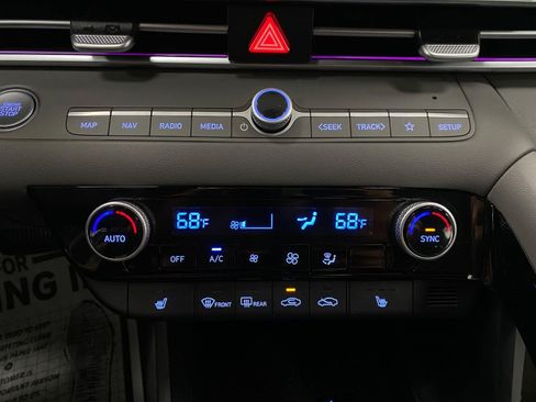 Certified 2025 Hyundai Elantra SEL FWD image 24