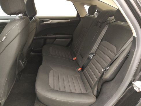 Used 2020 Ford Fusion SE FWD image 18