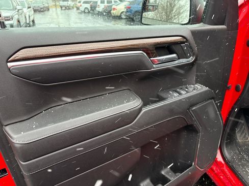 Used 2023 Chevrolet Silverado 1500 LT image 10