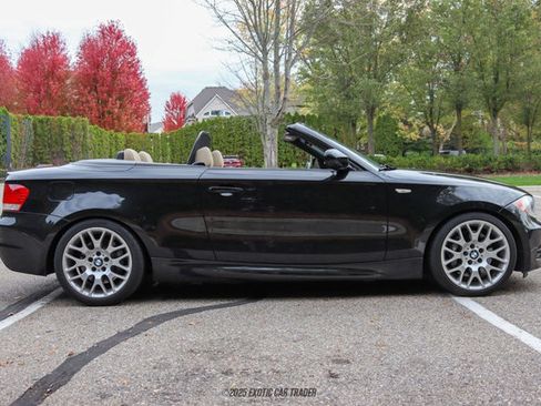Used 2010 BMW 135i Convertible image 9