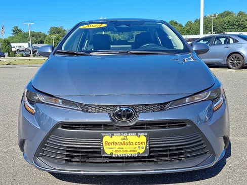 Used 2024 Toyota Corolla LE image 2