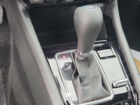 New 2026 Jeep Compass Limited image 10