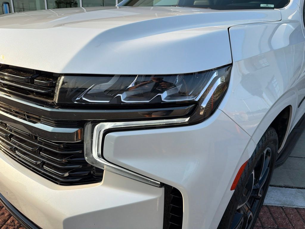 Used 2022 Chevrolet Suburban RST w/ Sport Performance Package AWD/4WD image 12