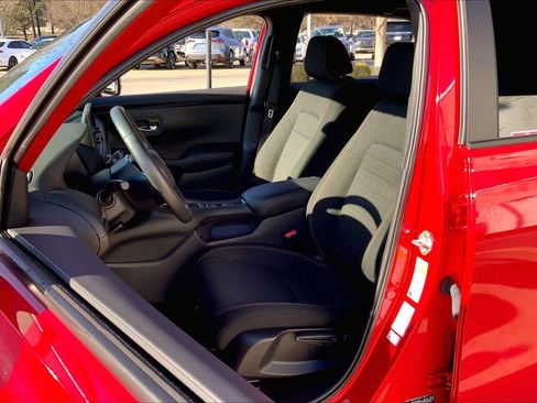 Used 2024 Honda HR-V Sport image 8