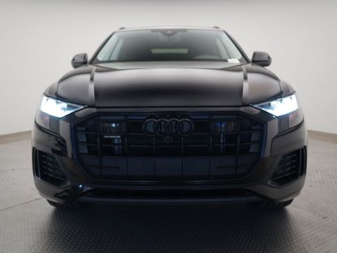 Used 2023 Audi Q8 Premium w/ Convenience Package image 5
