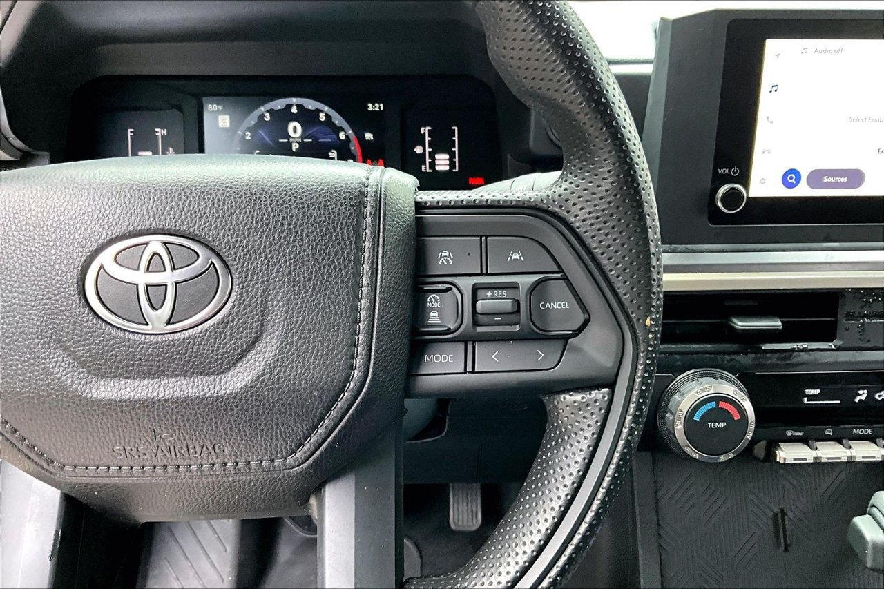 Used 2025 Toyota Tacoma SR5 AWD/4WD image 11