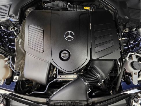 Used 2023 Mercedes-Benz C 300 4MATIC Sedan image 3
