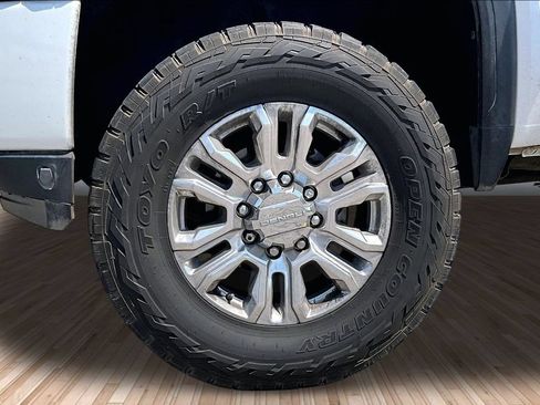Used 2020 GMC Sierra 2500 Denali w/ Denali Ultimate Package AWD/4WD image 8