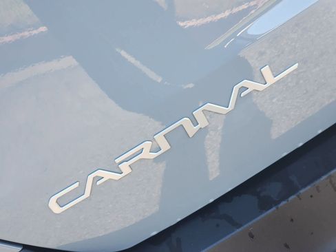 New 2026 Kia Carnival EX image 9