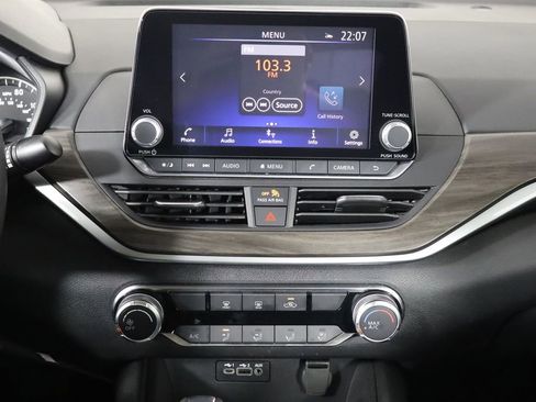 Used 2025 Nissan Altima 2.5 SV image 28