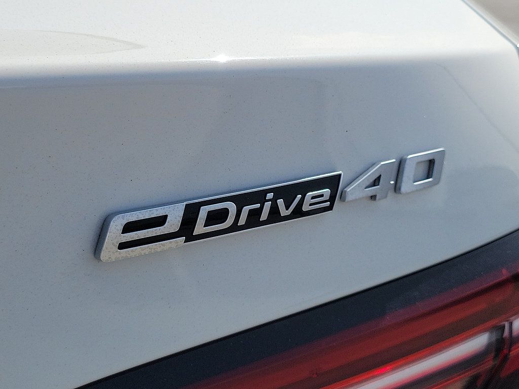 Used 2024 BMW i5 eDrive40i w/ Convenience Package RWD image 8