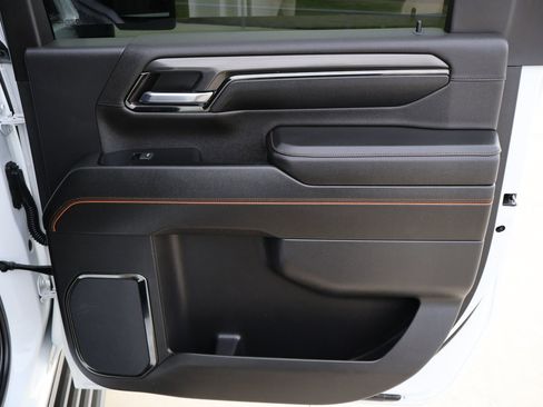 Used 2024 GMC Sierra 2500 AT4 w/ AT4 Premium Plus Package image 16