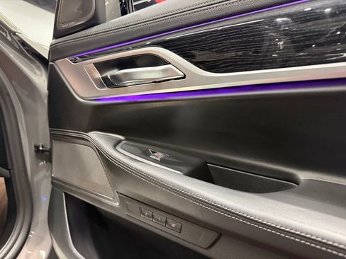 Used 2020 BMW 750i xDrive w/ Luxury Rear Seating Package AWD/4WD image 52