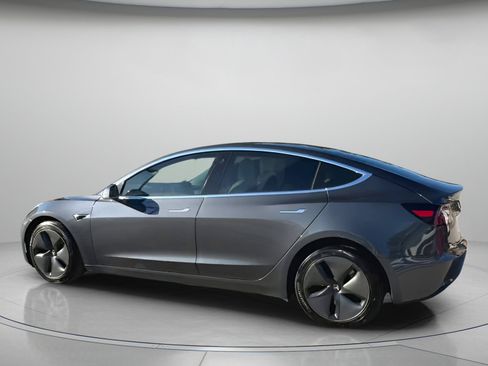 Used 2018 Tesla Model 3 Long Range image 19