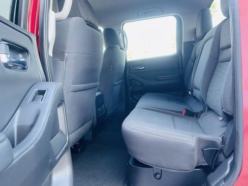 Used 2022 Nissan Frontier SV w/ Technology Package image 25