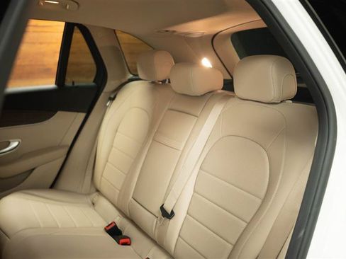Used 2022 Mercedes-Benz GLC 300 4MATIC image 12
