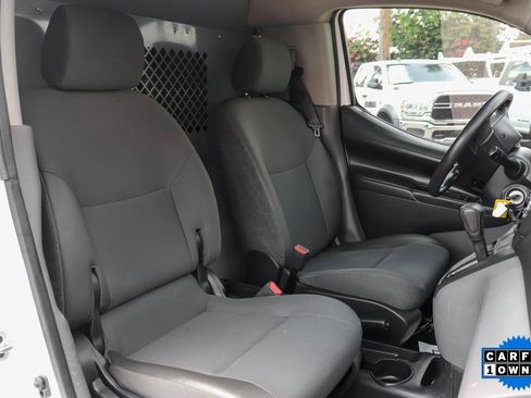 Used 2020 Nissan NV200 S image 25
