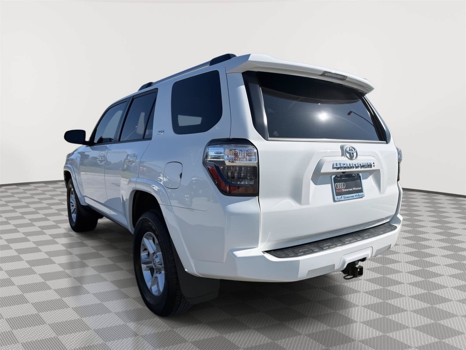 Used 2022 Toyota 4Runner SR5 RWD image 3