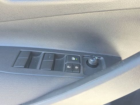 Used 2025 Toyota Corolla LE FWD image 19