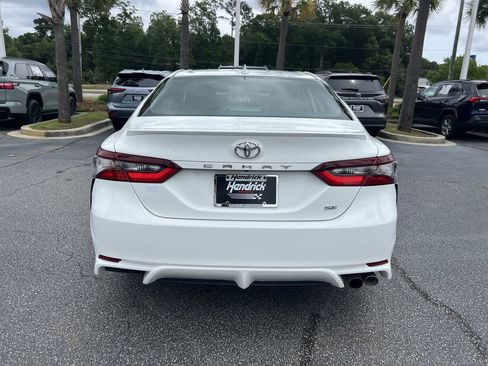 Used 2023 Toyota Camry SE FWD image 9